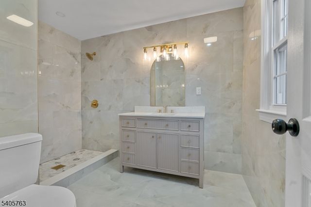 7 Winding Way, White Twp., NJ 07823