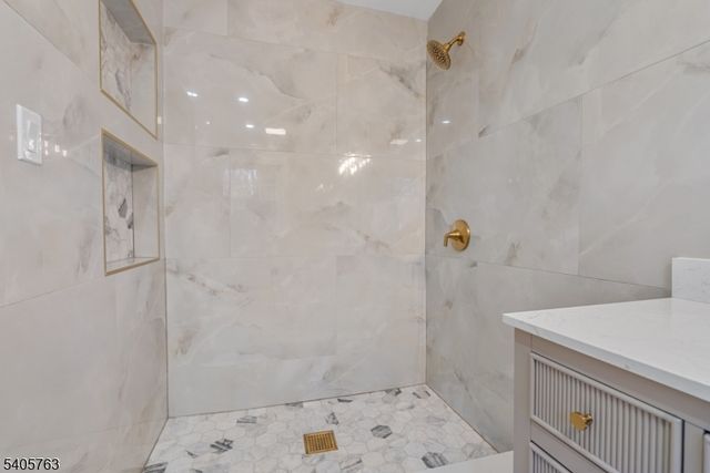 7 Winding Way, White Twp., NJ 07823