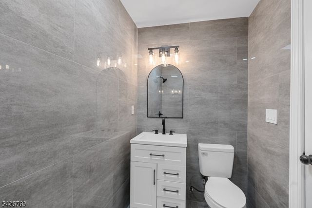 7 Winding Way, White Twp., NJ 07823