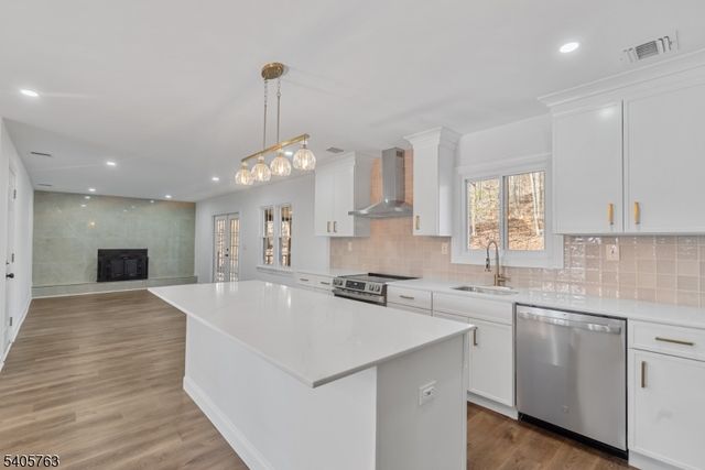 7 Winding Way, White Twp., NJ 07823