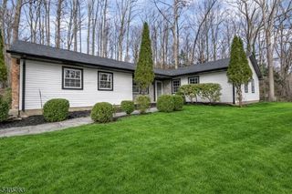 7 Winding Way, White Twp., NJ 07823