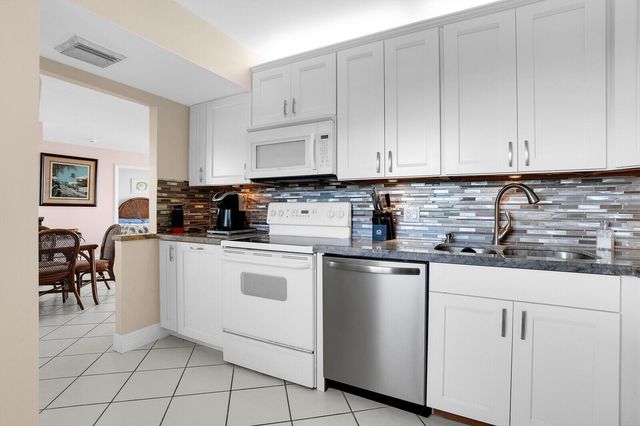 100 OCEAN TRAIL Way 703, Jupiter, FL 33477