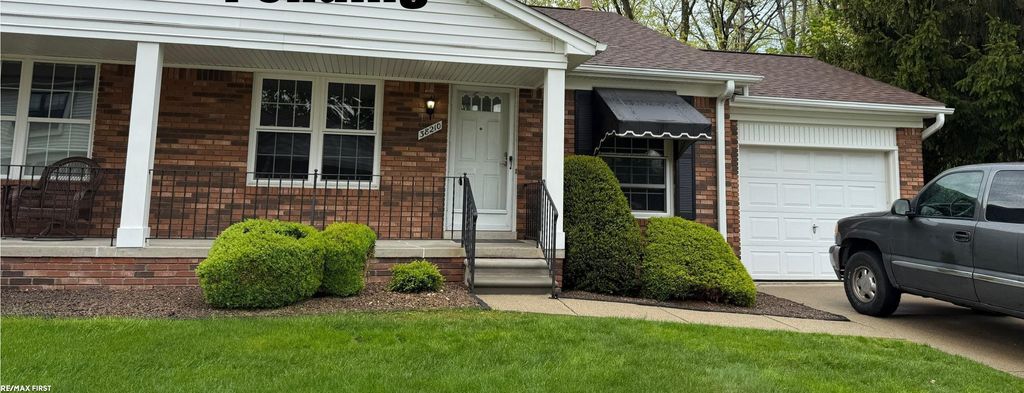 38210 E Maple Forest Boulevard, Harrison Twp, MI 48045