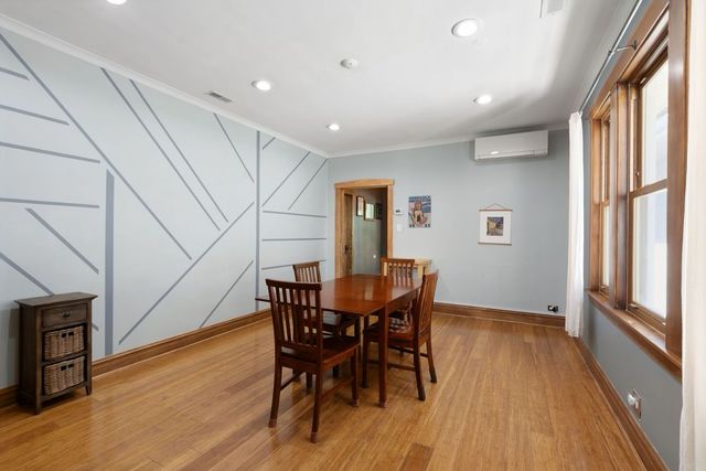 2924 W Giddings Street, Chicago, IL 60625
