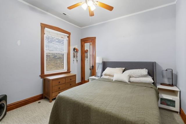 2924 W Giddings Street, Chicago, IL 60625