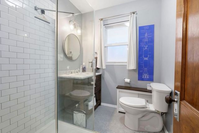 2924 W Giddings Street, Chicago, IL 60625