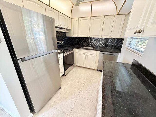 84 Mansfield B 84, Boca Raton, FL 33434