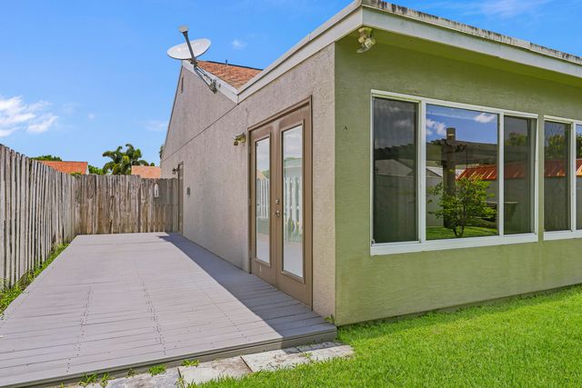 7779 Blairwood Circle N, Lake Worth, FL 33467
