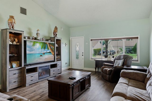 7779 Blairwood Circle N, Lake Worth, FL 33467