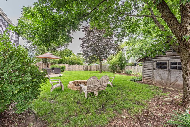 794 White Pine Circle, Lake In The Hills, IL 60156