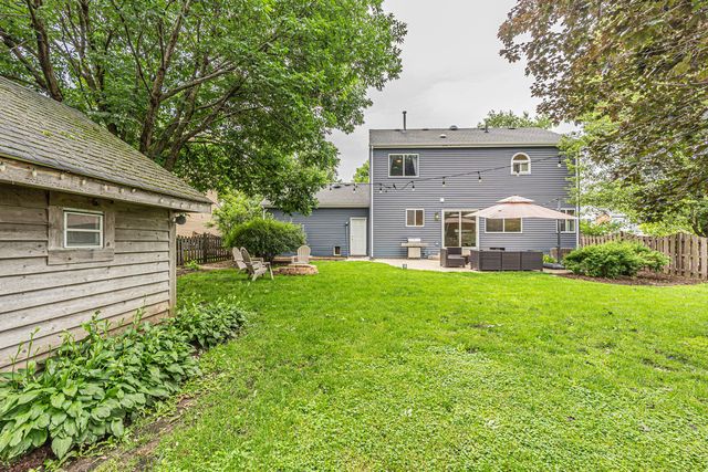794 White Pine Circle, Lake In The Hills, IL 60156