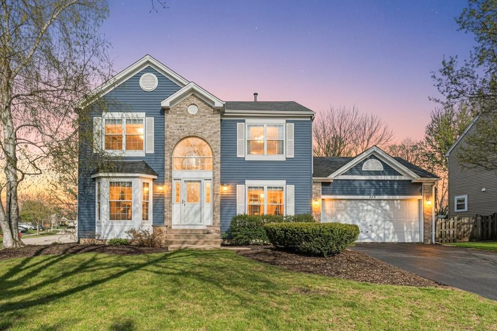 794 White Pine Circle, Lake In The Hills, IL 60156