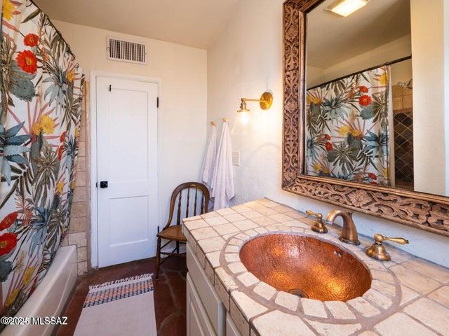 1700 N Winstel Boulevard, Tucson, AZ 85716