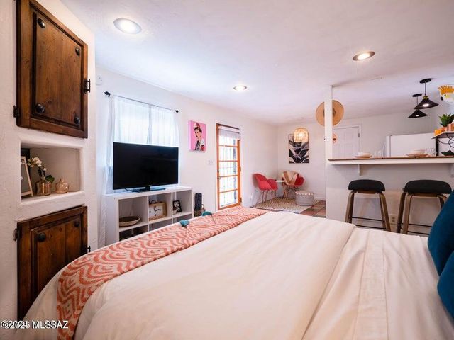 1700 N Winstel Boulevard, Tucson, AZ 85716