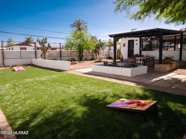 1700 N Winstel Boulevard, Tucson, AZ 85716