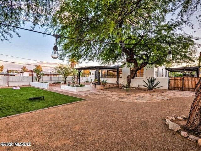 1700 N Winstel Boulevard, Tucson, AZ 85716