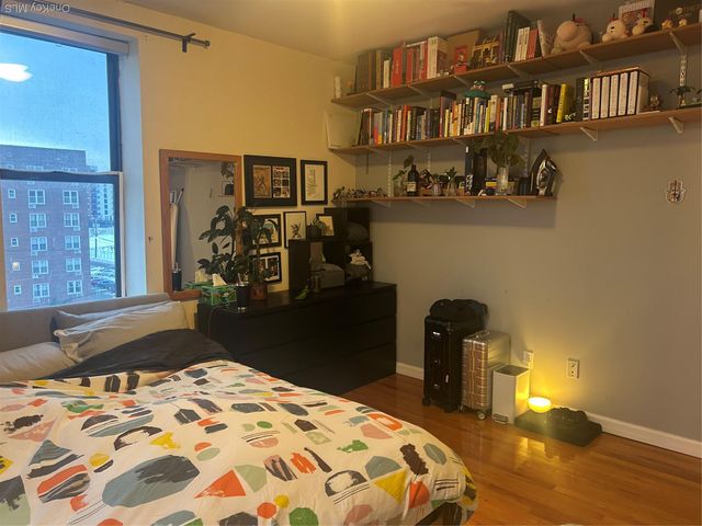 25 W Broadway 503, Long Beach, NY 11561