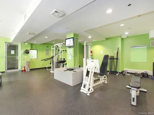 25 W Broadway 503, Long Beach, NY 11561