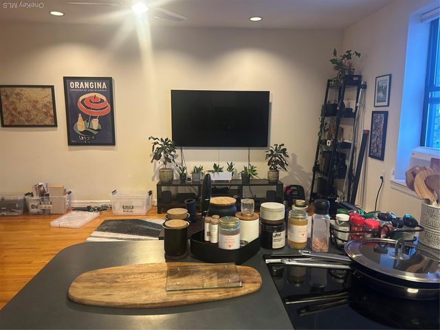 25 W Broadway 503, Long Beach, NY 11561