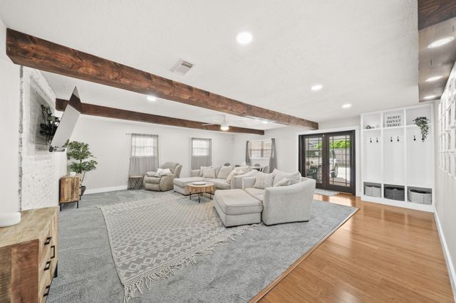 1801 Mcginnis Drive, Pearland, TX 77581
