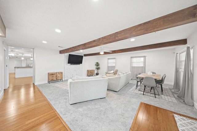1801 Mcginnis Drive, Pearland, TX 77581