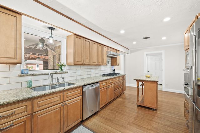 1801 Mcginnis Drive, Pearland, TX 77581