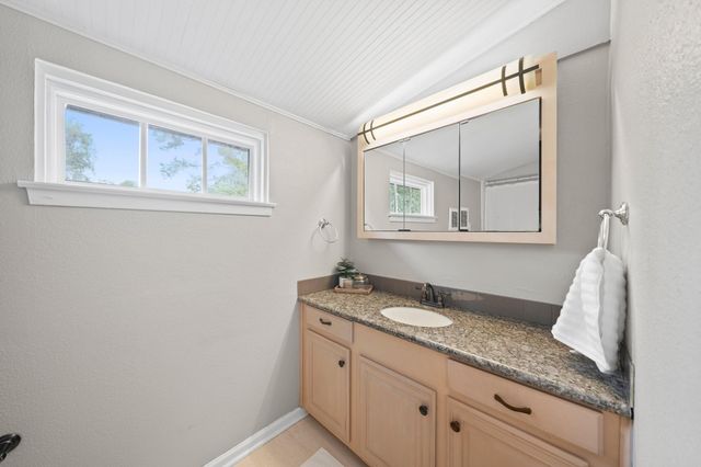 1801 Mcginnis Drive, Pearland, TX 77581