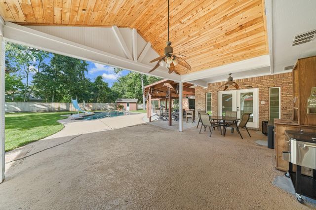 1801 Mcginnis Drive, Pearland, TX 77581