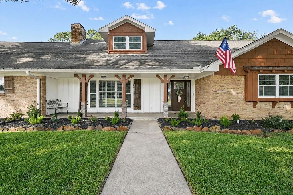 1801 Mcginnis Drive, Pearland, TX 77581