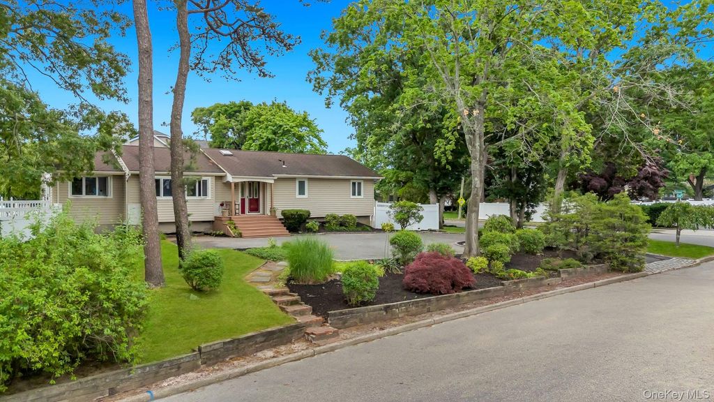 93 Midwood Avenue, Nesconset, NY 11767 — exterior