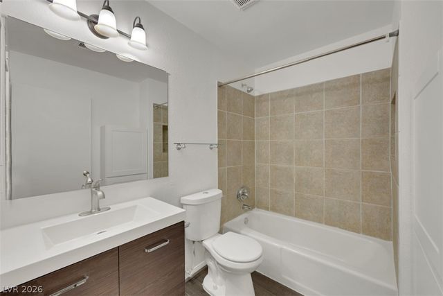 2373 Wooster Circle D, Las Vegas, NV 89108