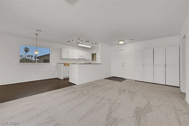 2373 Wooster Circle D, Las Vegas, NV 89108