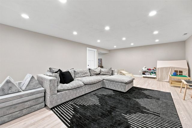 1623 Bobcat Drive NW, Cedar Rapids, IA 52405