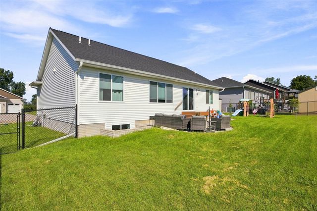 1623 Bobcat Drive NW, Cedar Rapids, IA 52405