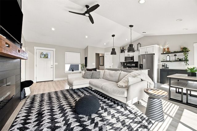 1623 Bobcat Drive NW, Cedar Rapids, IA 52405