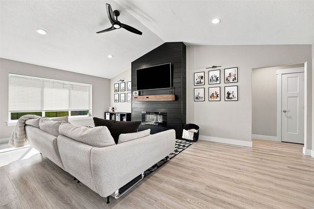 1623 Bobcat Drive NW, Cedar Rapids, IA 52405