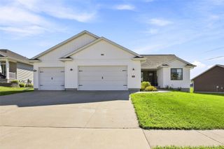 1623 Bobcat Drive NW, Cedar Rapids, IA 52405