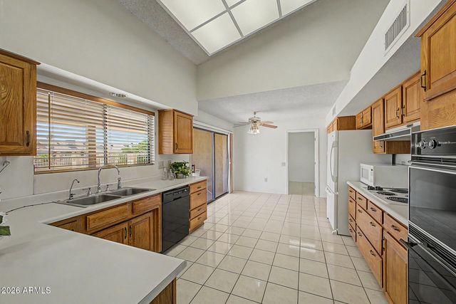 12323 W MORNING DOVE Drive, Sun City West, AZ 85375