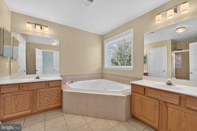 660 BURNSIDE TER SE, Leesburg, VA 20175