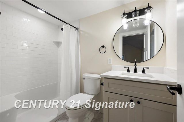 5825 Sibley Road, Chelsea, MI 48118