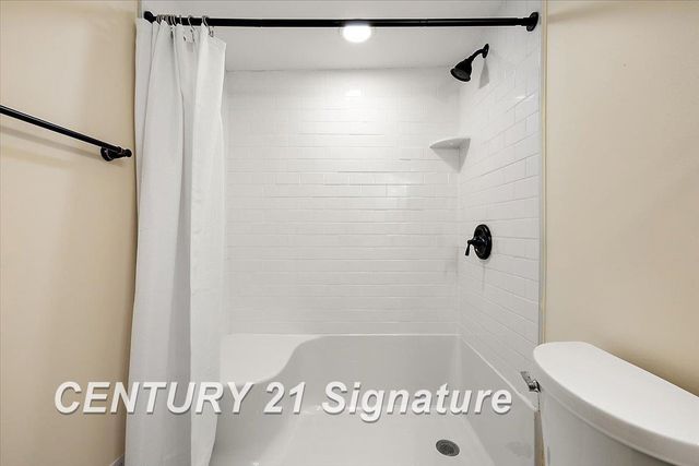 5825 Sibley Road, Chelsea, MI 48118