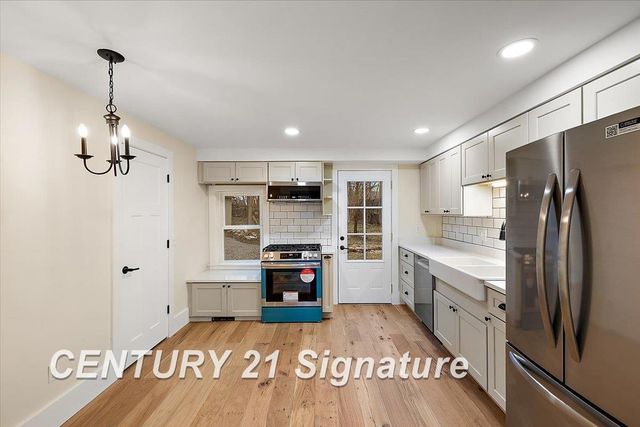 5825 Sibley Road, Chelsea, MI 48118