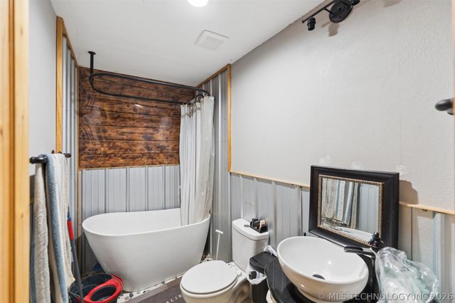 2400 N Acuff Avenue, Tahlequah, OK 74464