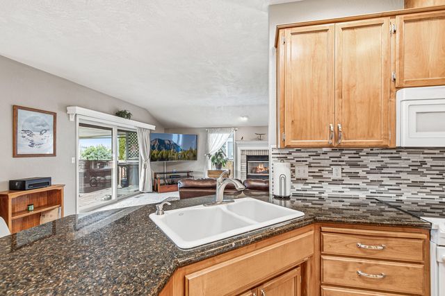 1620 Edgevale Avenue, Medford, OR 97504