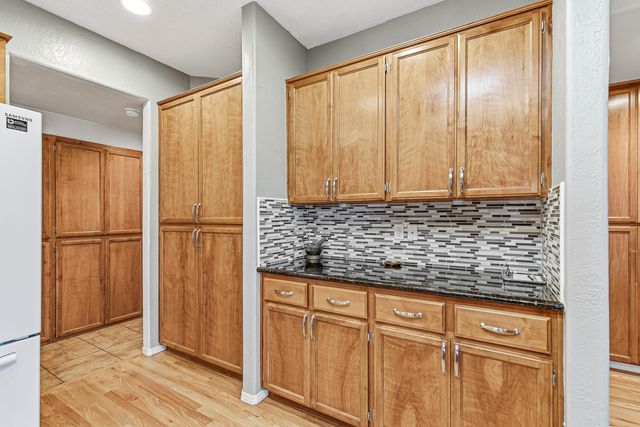 1620 Edgevale Avenue, Medford, OR 97504