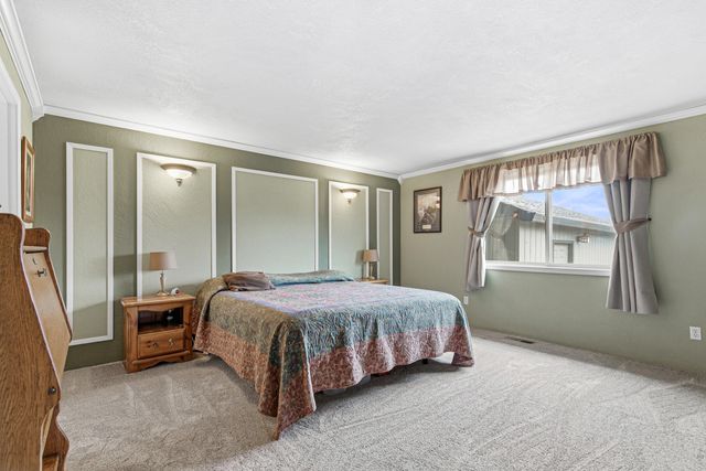 1620 Edgevale Avenue, Medford, OR 97504