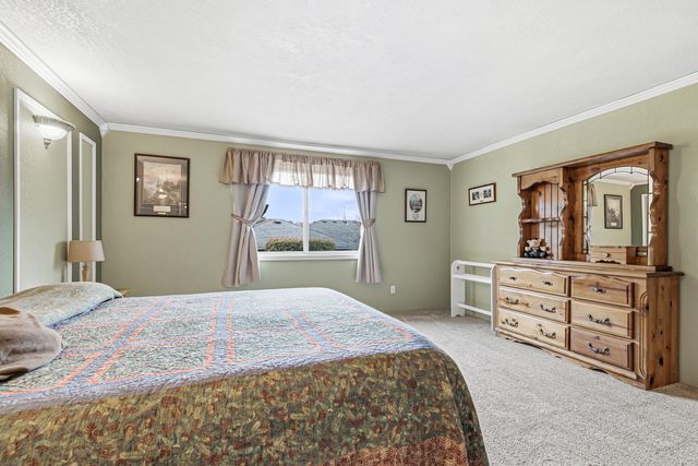 1620 Edgevale Avenue, Medford, OR 97504