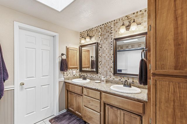 1620 Edgevale Avenue, Medford, OR 97504