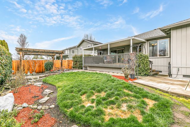 1620 Edgevale Avenue, Medford, OR 97504