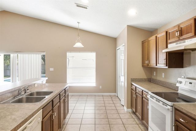 2255 MERRY ROAD, Tavares, FL 32778